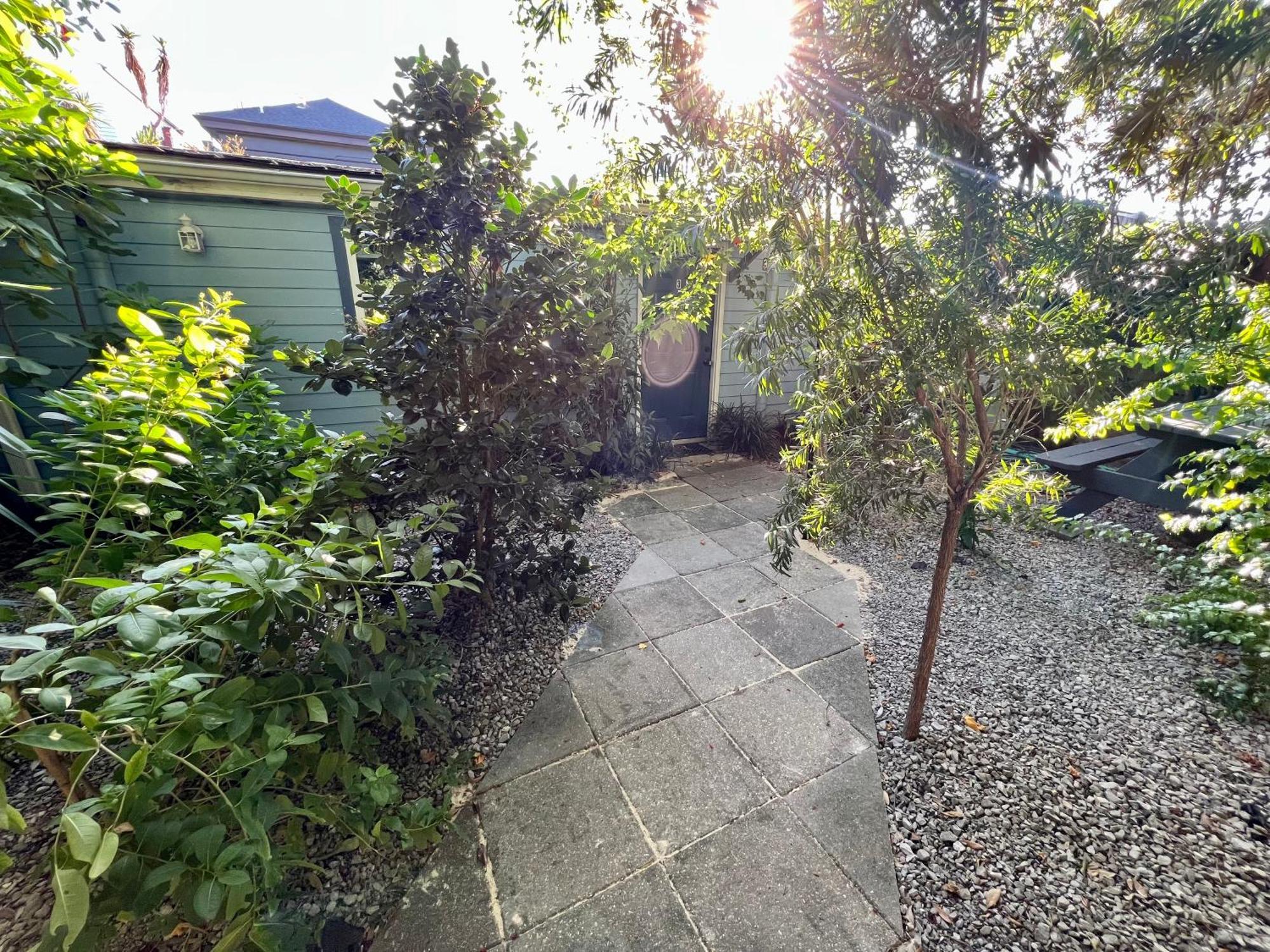 One Bedroom Apartment With Hot Tub 2 Blocks To Magazine Street New Orleans Exterior photo